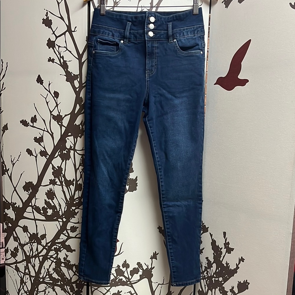 URBAN PLANET REFUGE DENIM IBIZA size 7 high waisted 3-button jeans $45